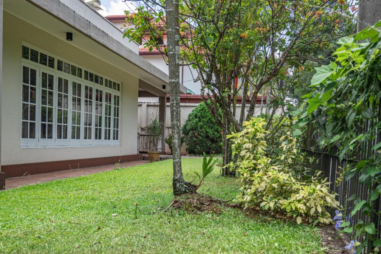 Kandy Twin Hostel Bagian luar foto