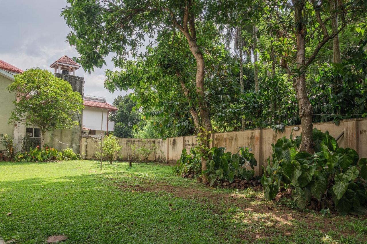 Kandy Twin Hostel Bagian luar foto