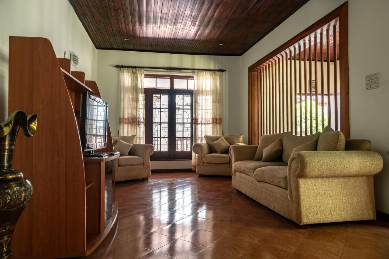 Kandy Twin Hostel Bagian luar foto