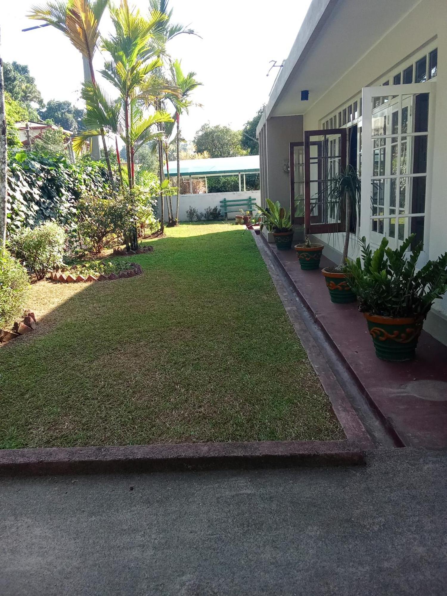 Kandy Twin Hostel Bagian luar foto